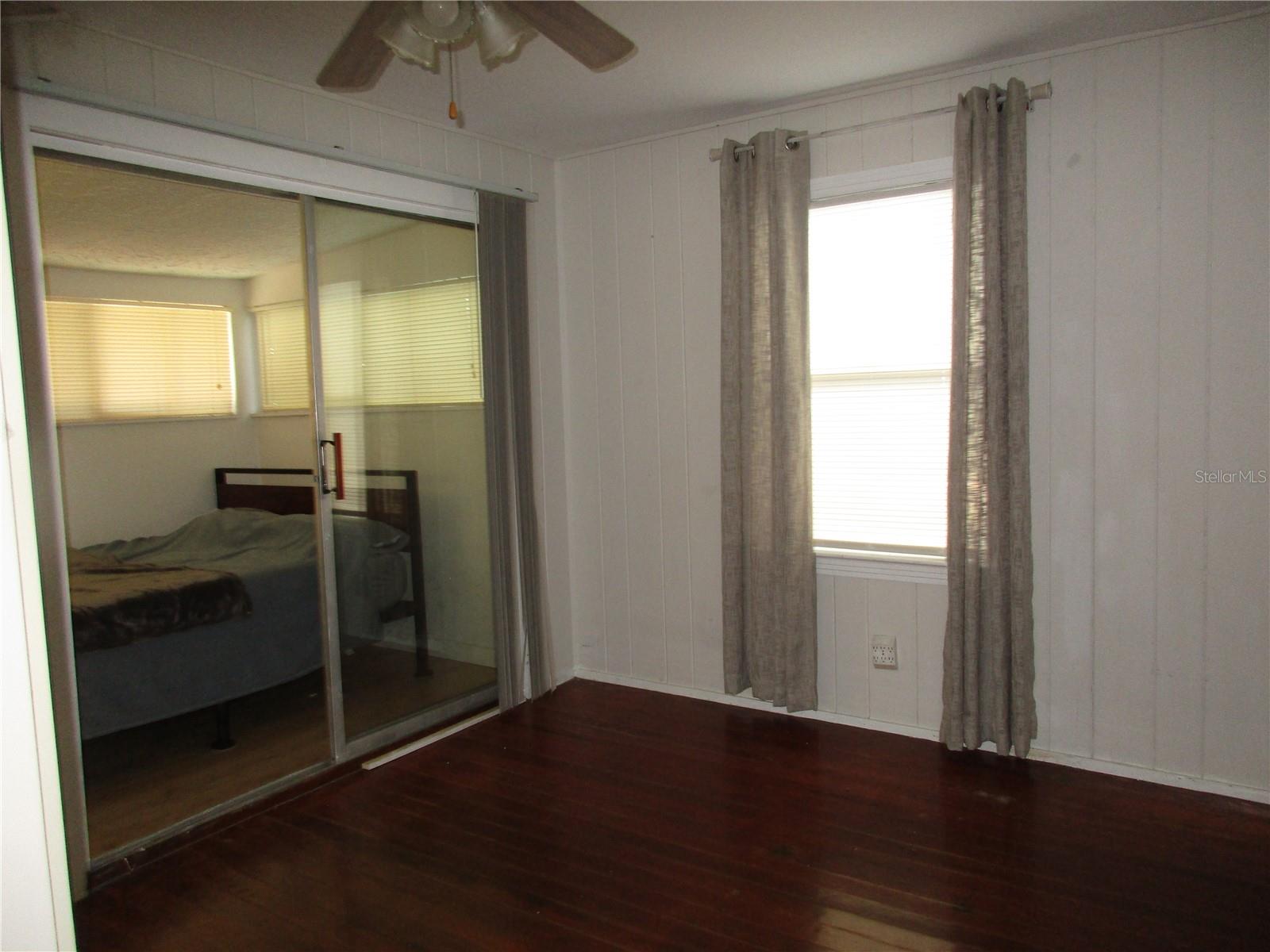 SARASOTA BEACH - Residential Income