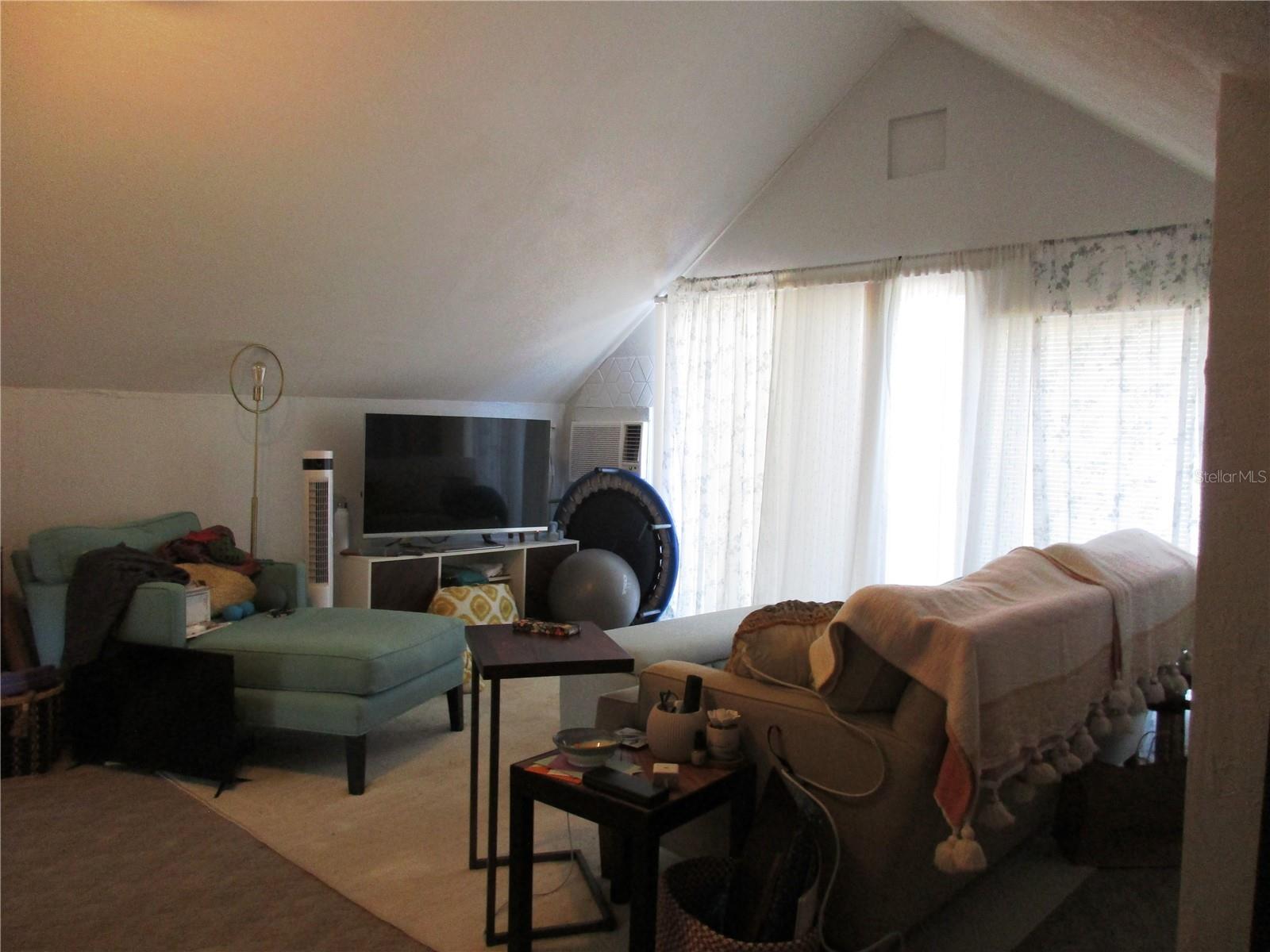 SARASOTA BEACH - Residential Income
