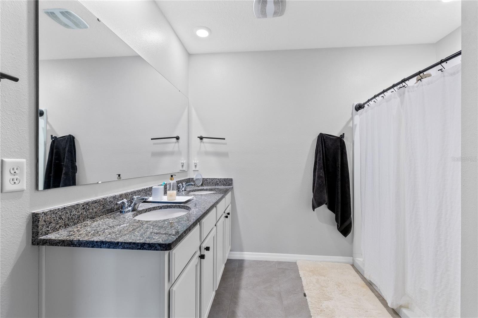 TIMBERWALAKE PH 2 - Residential