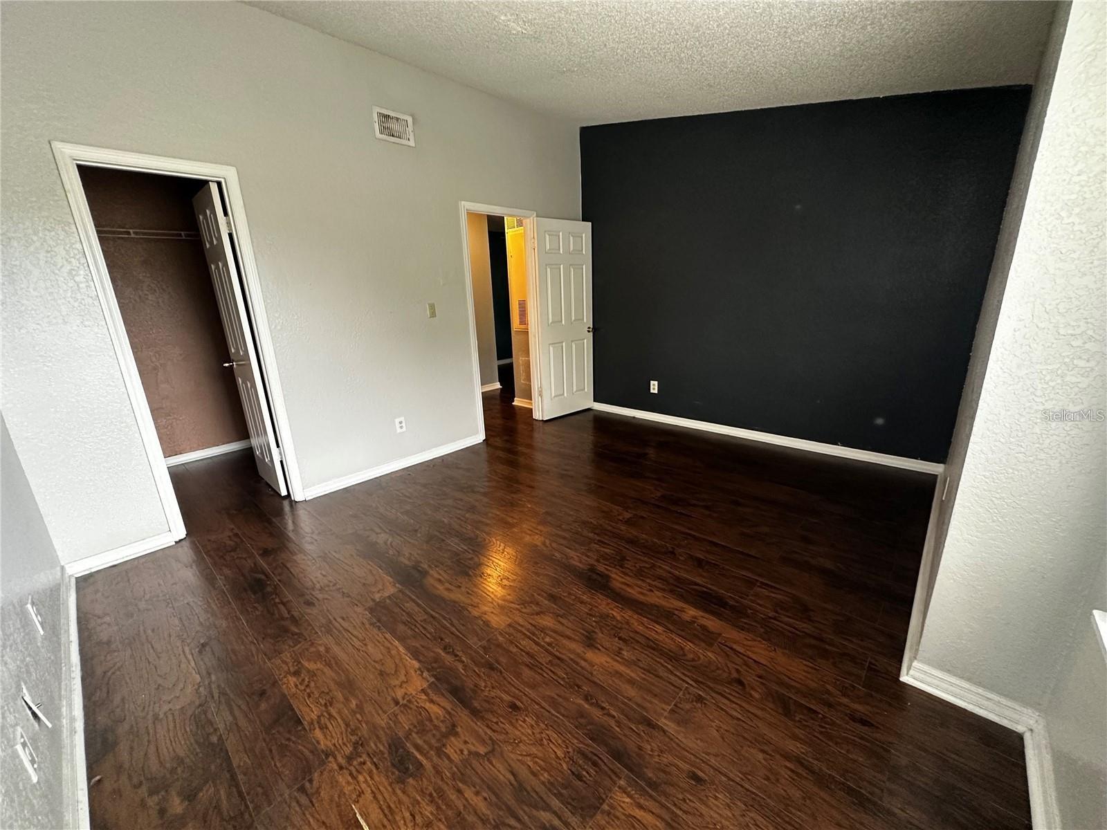 PARKVIEW VILLAGE - Residential Lease