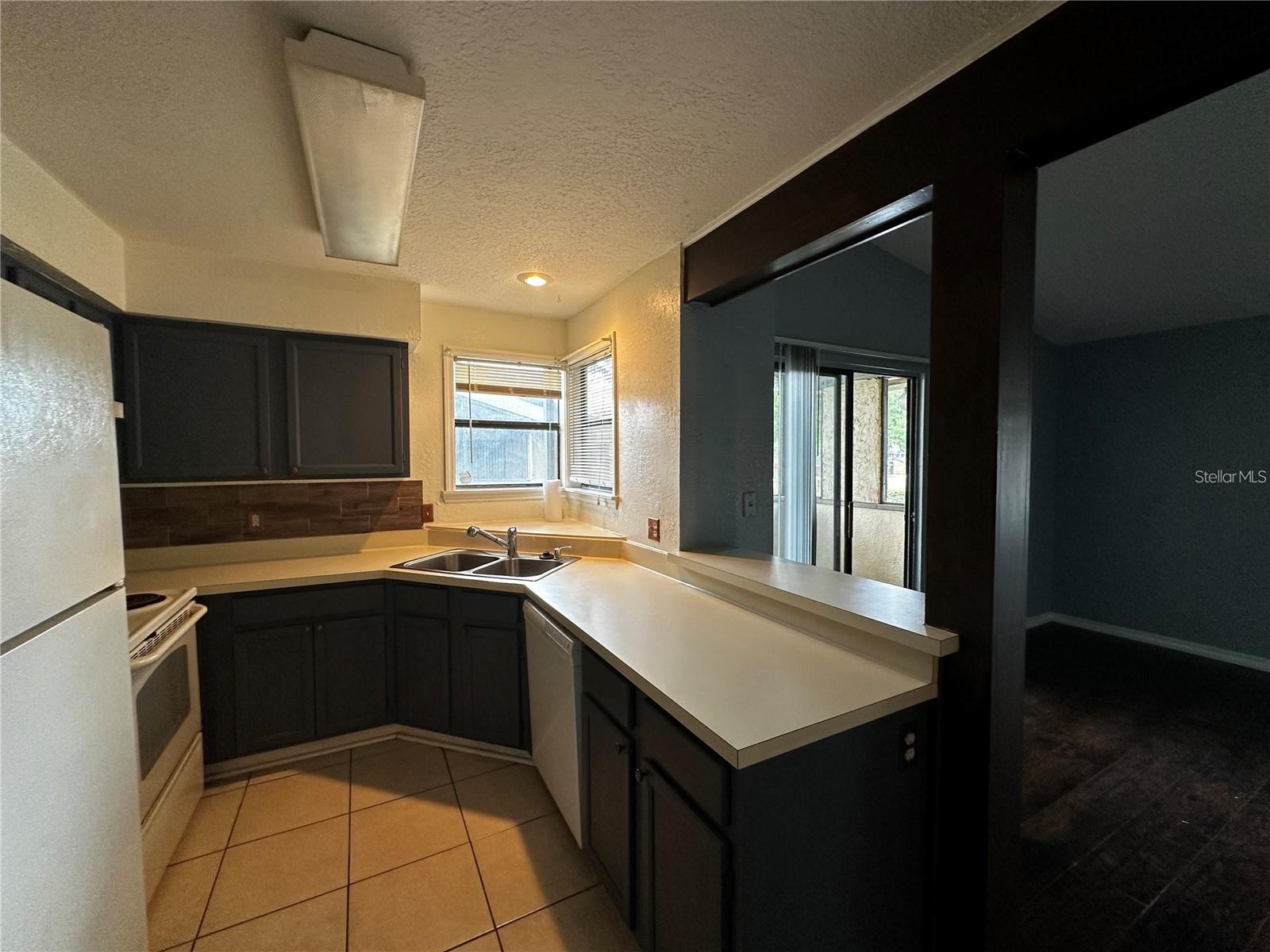 PARKVIEW VILLAGE - Residential Lease