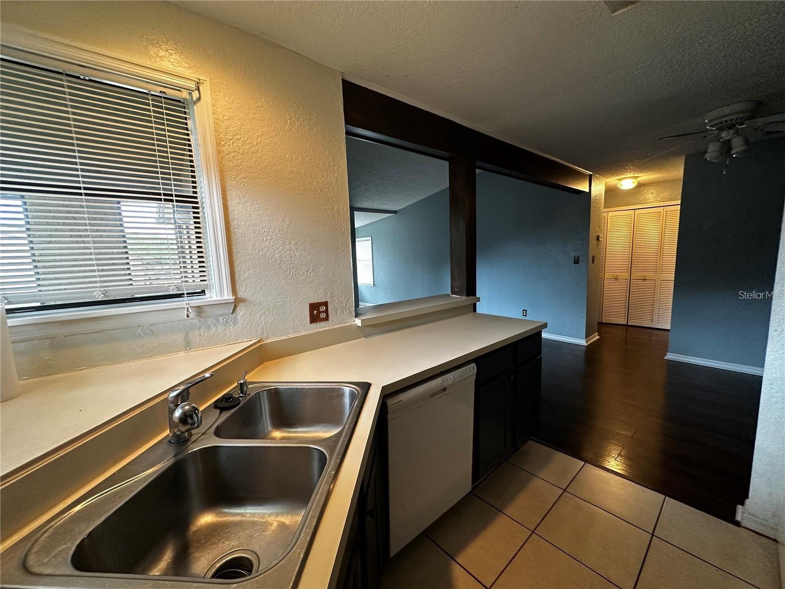 PARKVIEW VILLAGE - Residential Lease