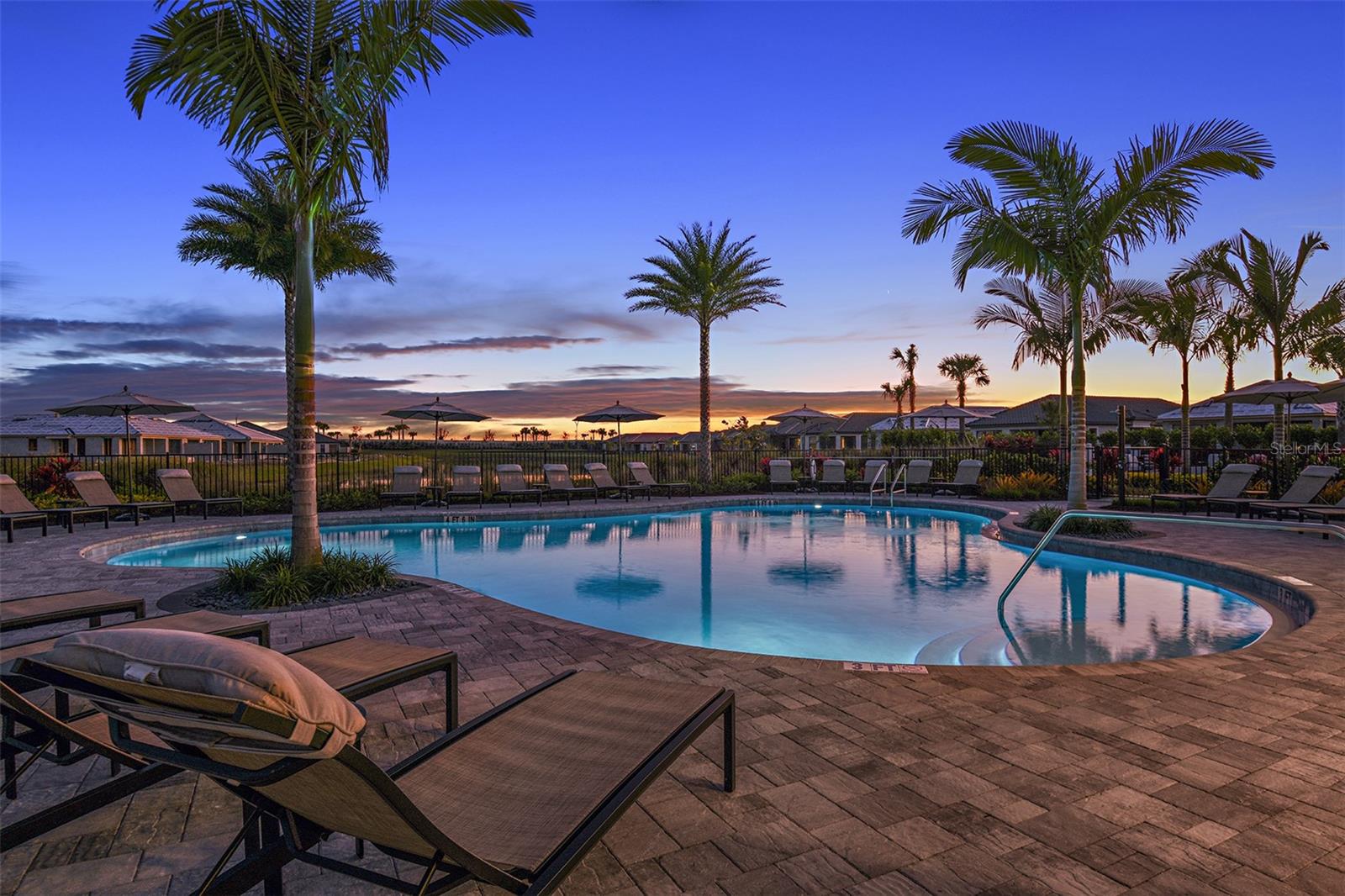 AZARIO ESPLANADE - Residential