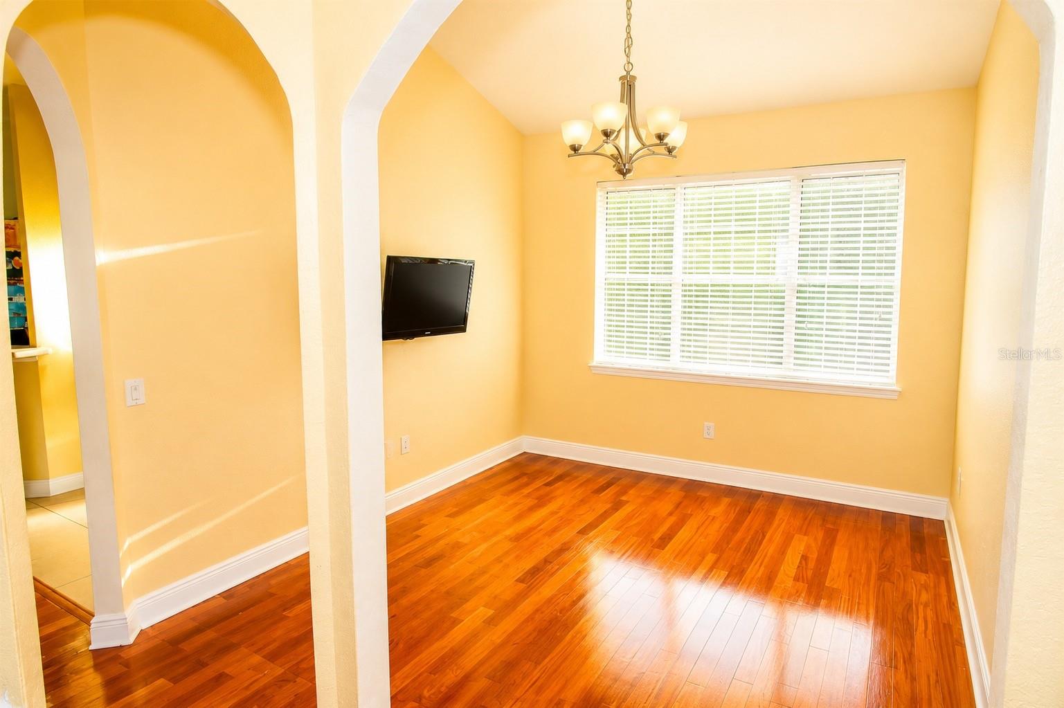 DORCHESTER ESTATES - Residential