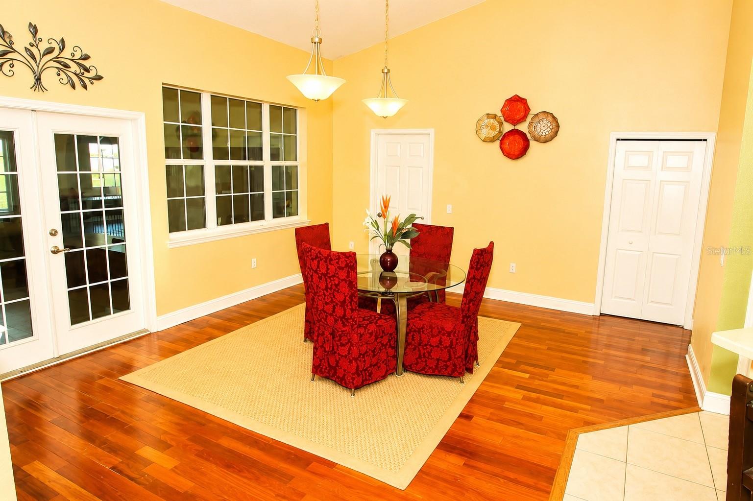 DORCHESTER ESTATES - Residential