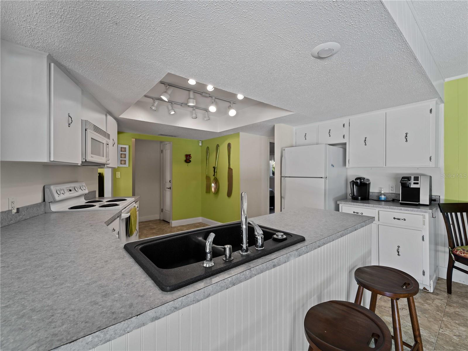BAYSHORE ESTATES - Residential
