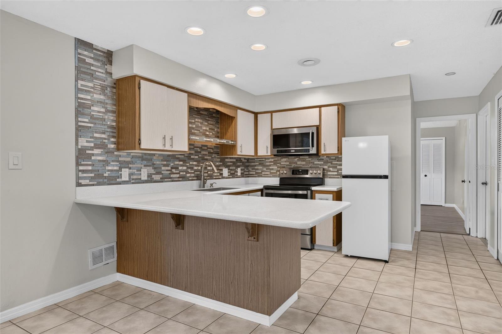 DOVER ESTATES FIRST ADD - Residential
