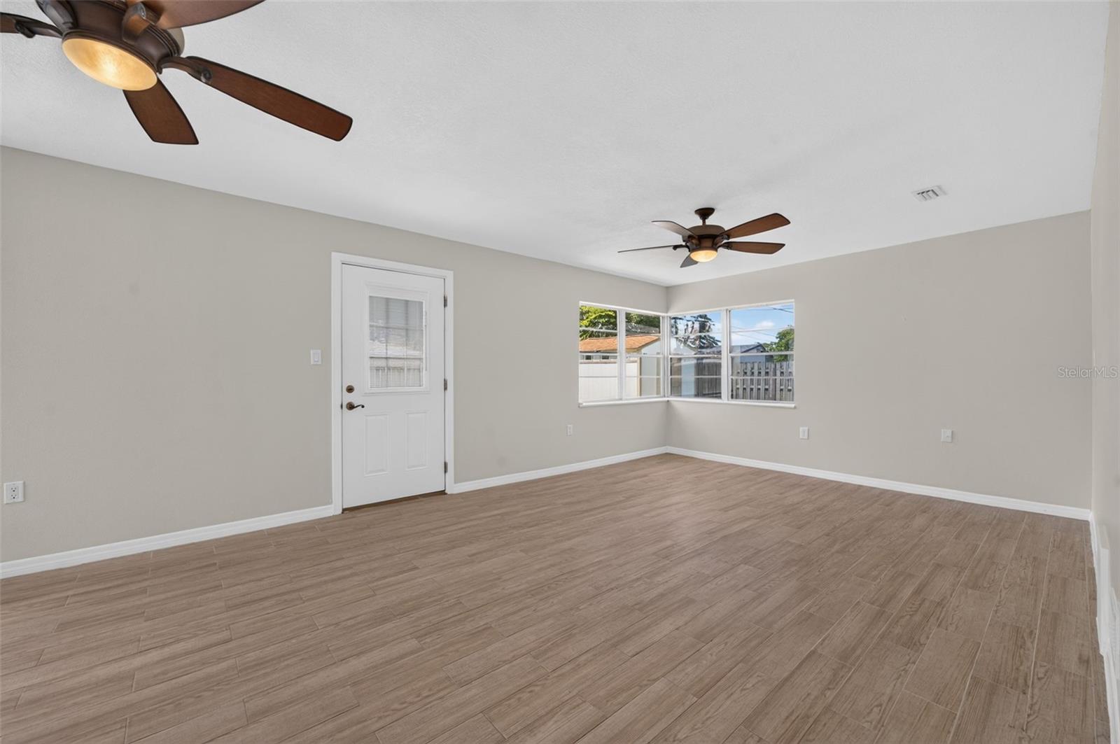 DOVER ESTATES FIRST ADD - Residential