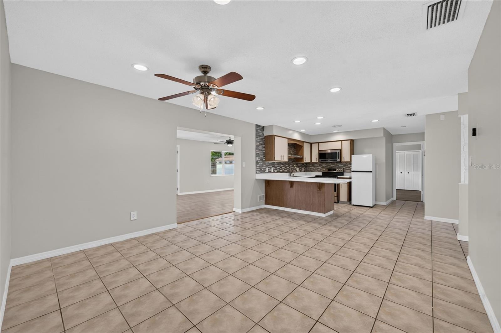 DOVER ESTATES FIRST ADD - Residential