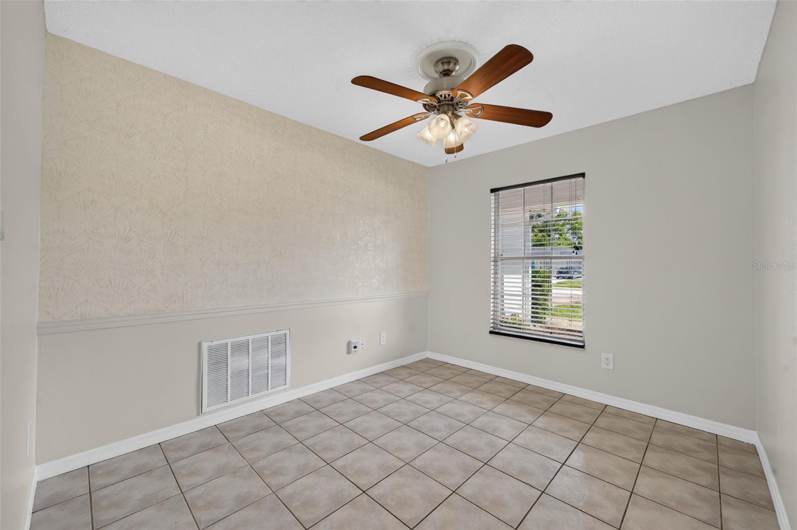 DOVER ESTATES FIRST ADD - Residential