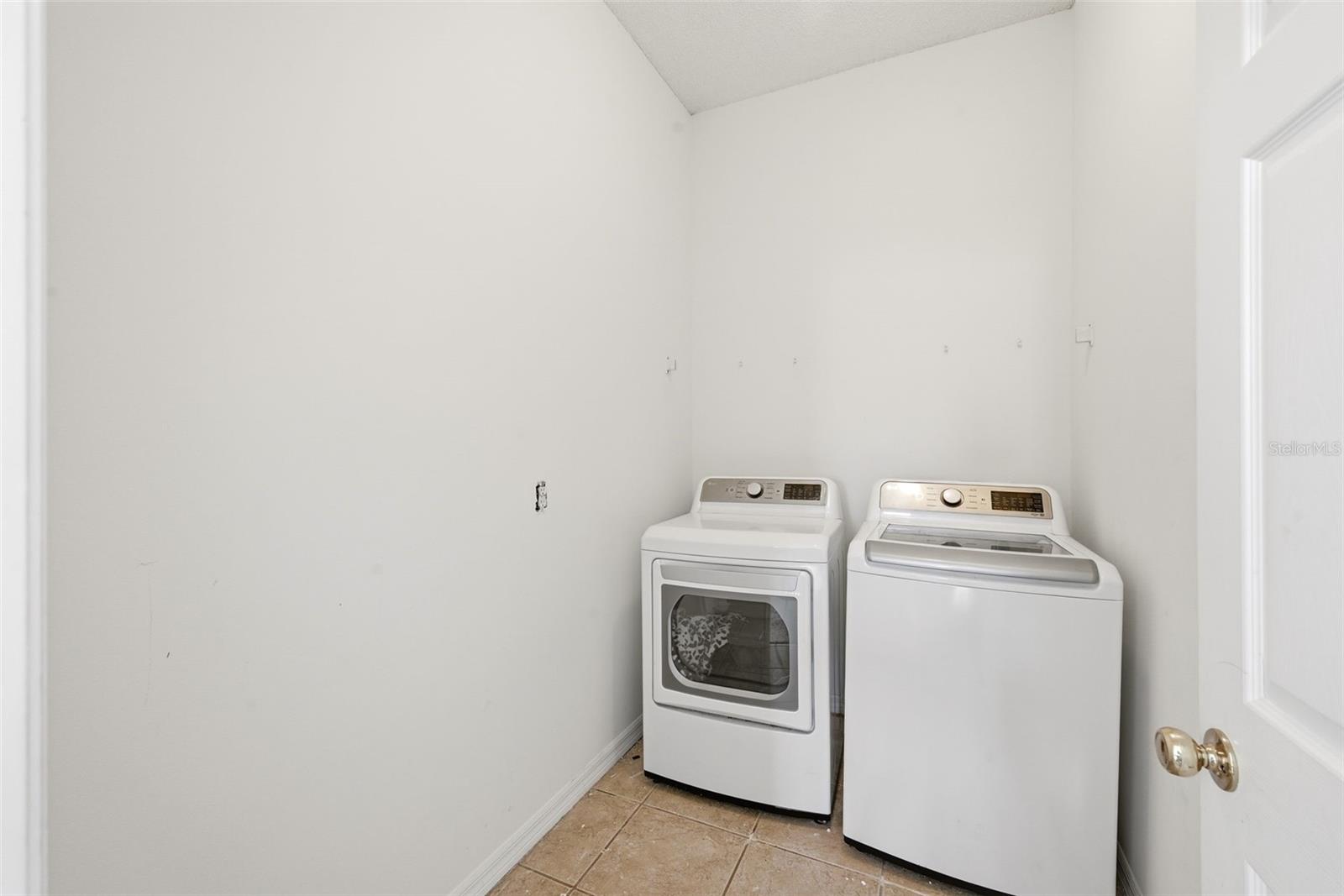 HARBOR LAKES 50 77 - Residential