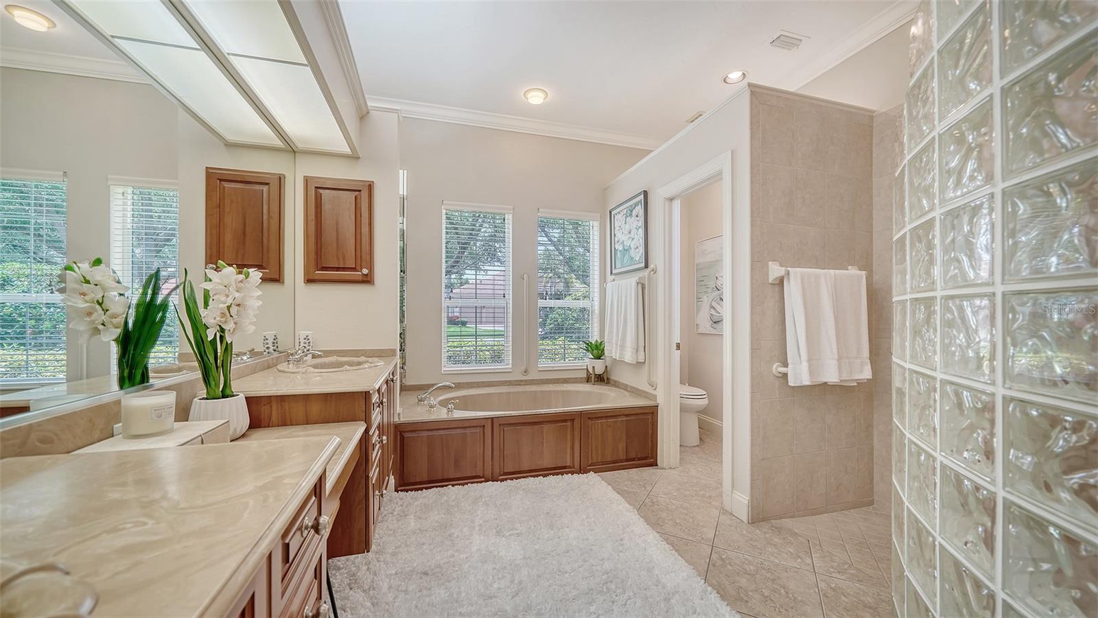 SILVER OAKS - Residential