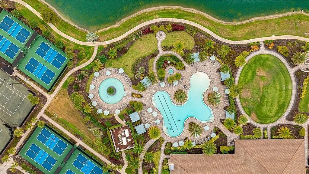 ARTISAN LAKES ESPLANADE PHASE III - Residential