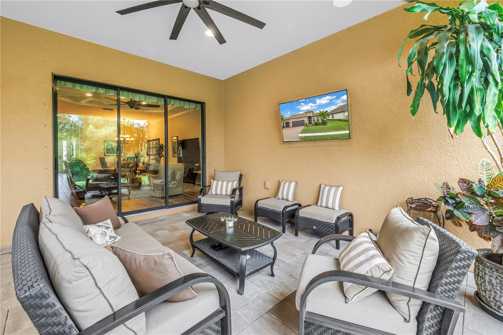 ARTISAN LAKES ESPLANADE PHASE III - Residential