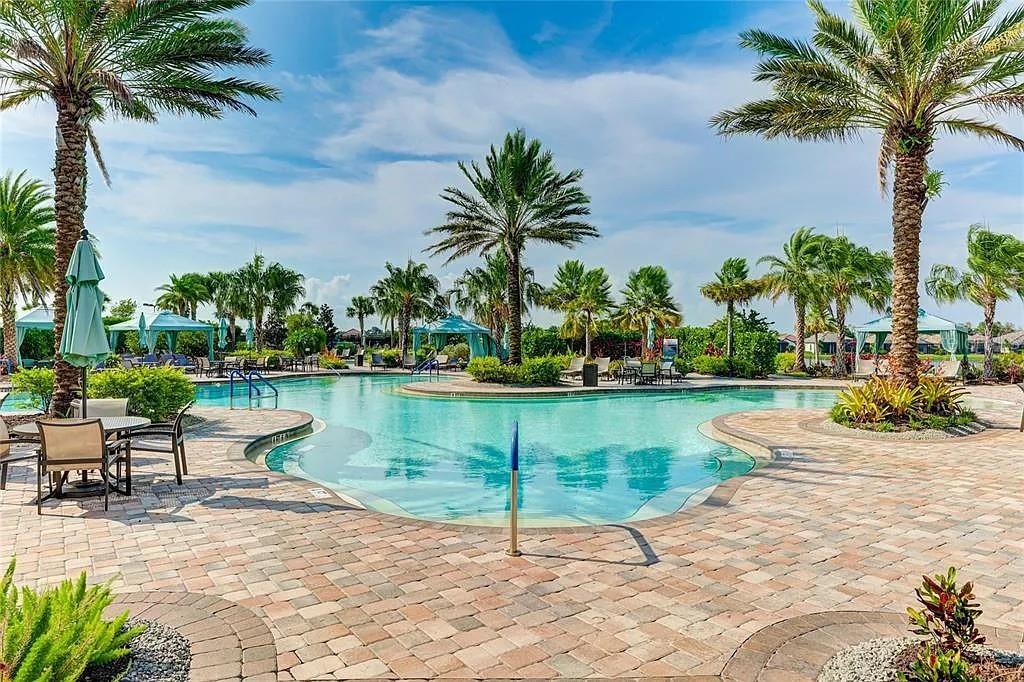 ARTISAN LAKES ESPLANADE PHASE III - Residential