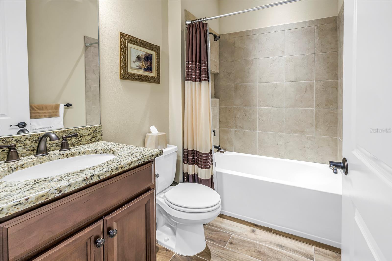 ARTISAN LAKES ESPLANADE PHASE III - Residential