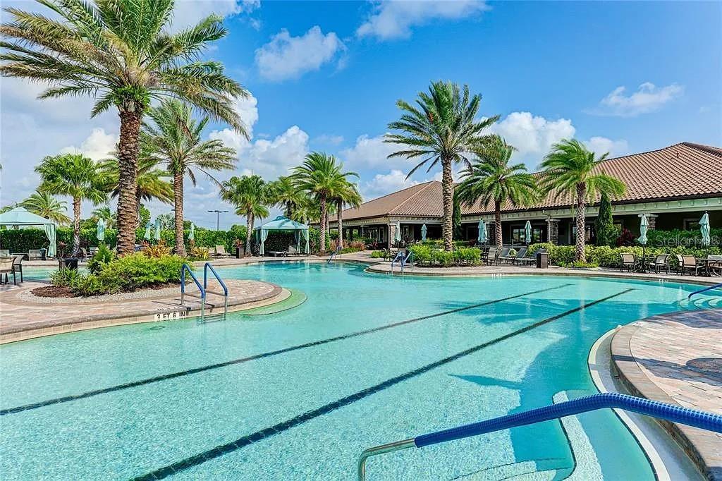 ARTISAN LAKES ESPLANADE PHASE III - Residential