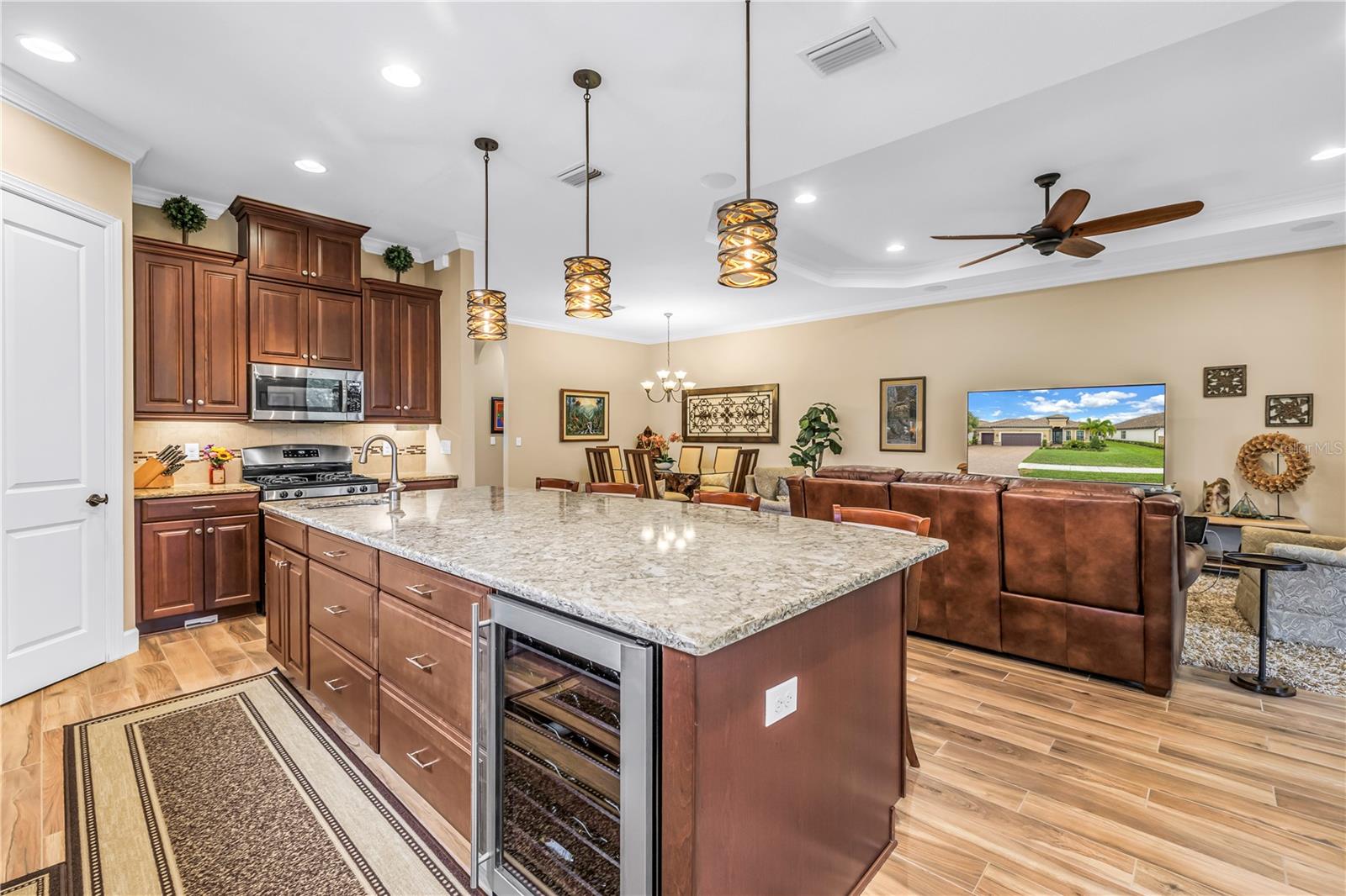 ARTISAN LAKES ESPLANADE PHASE III - Residential