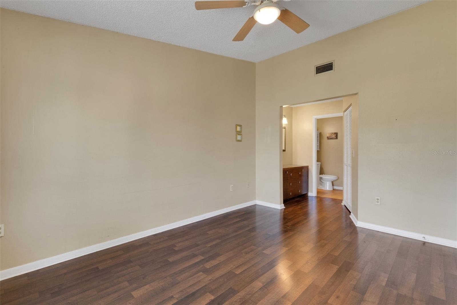 WEDGEWOOD COMMONS - Residential