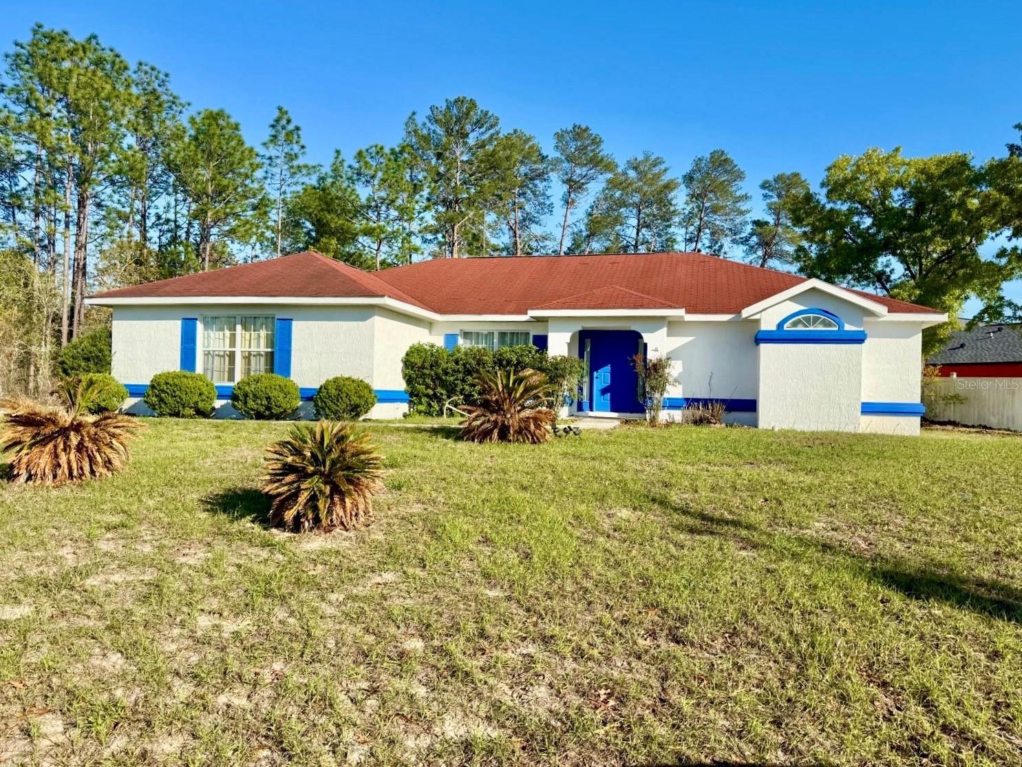 Spacious 3-bedroom, 2-bath home on a desirable corner lot in Marion Oaks Unit 10! Featuring high ceilings and an open, airy floor plan, this home maximizes space and comfort. The living areas are bright and welcoming, perfect for entertaining or everyday living.

Enjoy the convenience of being just 10 minutes from State Road 200, offering easy access to shopping, restaurants, medical offices, and more. A rare combination of privacy, space, and location makes this home a must-see. Don't miss this opportunity to own a move-in ready home in a vibrant community!