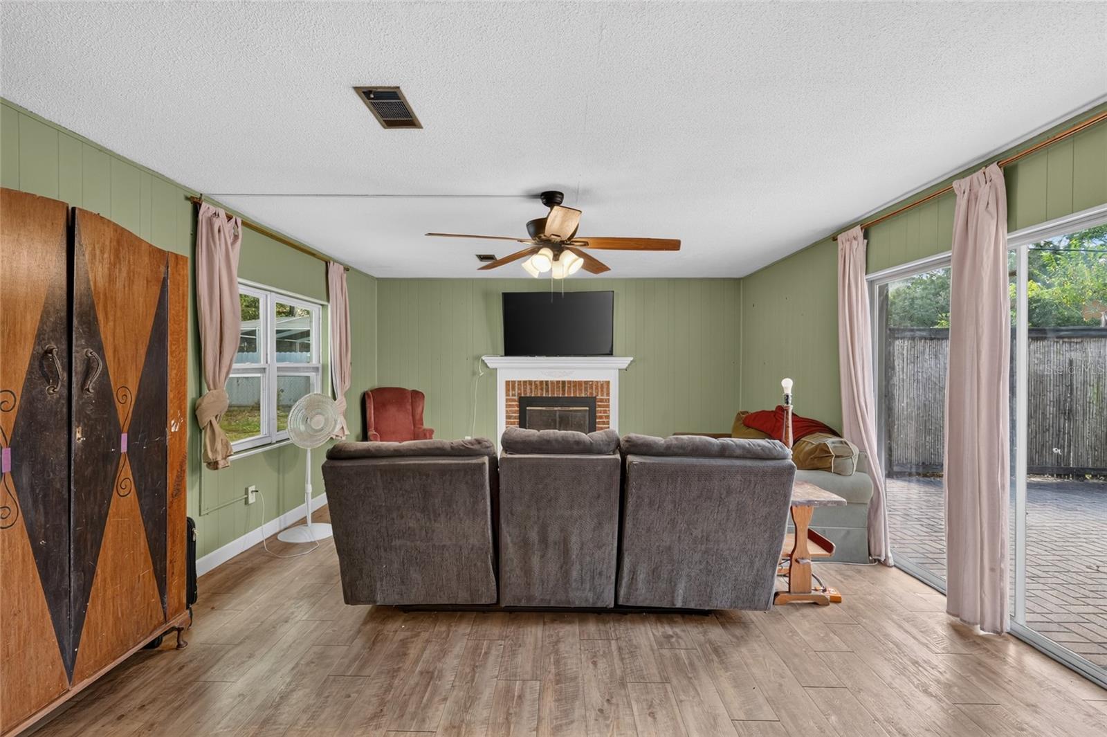 HAMPTON HEIGHTS - Residential