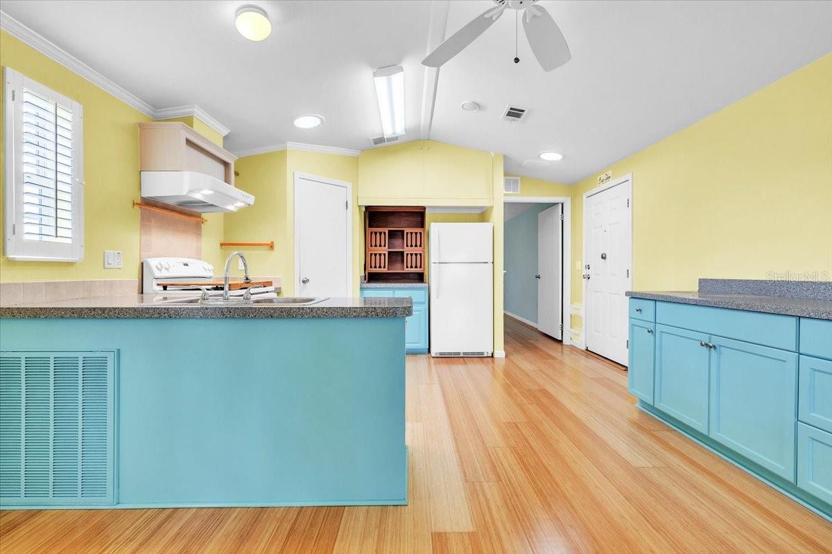 LAZY LAGOON MOB HME PARK COOP - Residential