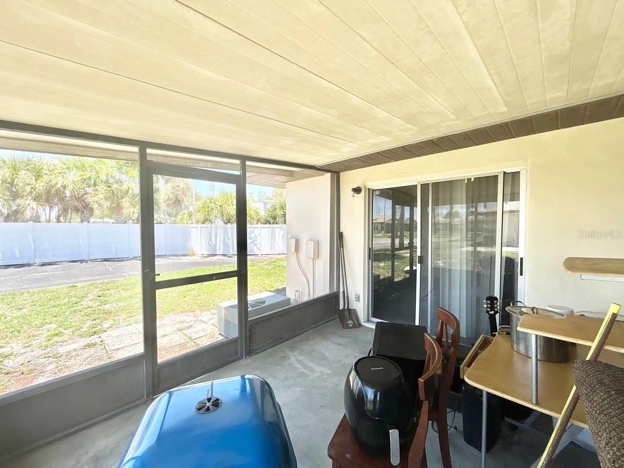 HILL CREST VILLAS - Residential Lease