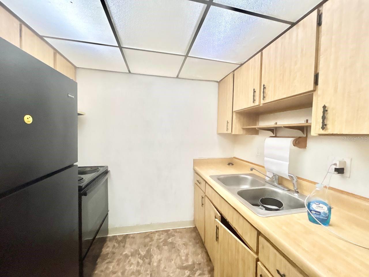 HILL CREST VILLAS - Residential Lease