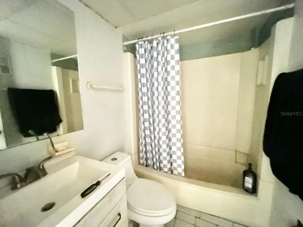 HILL CREST VILLAS - Residential Lease