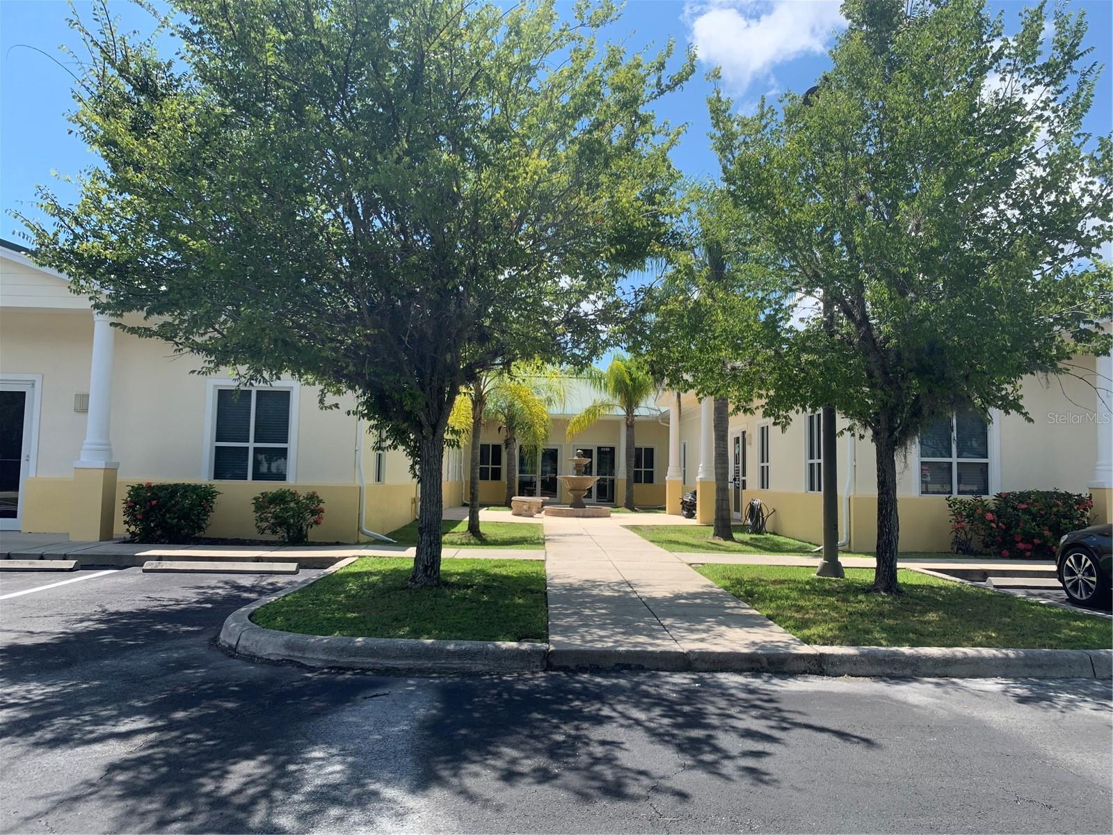 LAKEWOOD RANCH CORP PARK - Commercial Lease