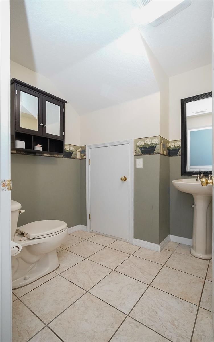COQUINA KEY TWNHMS - Residential Lease