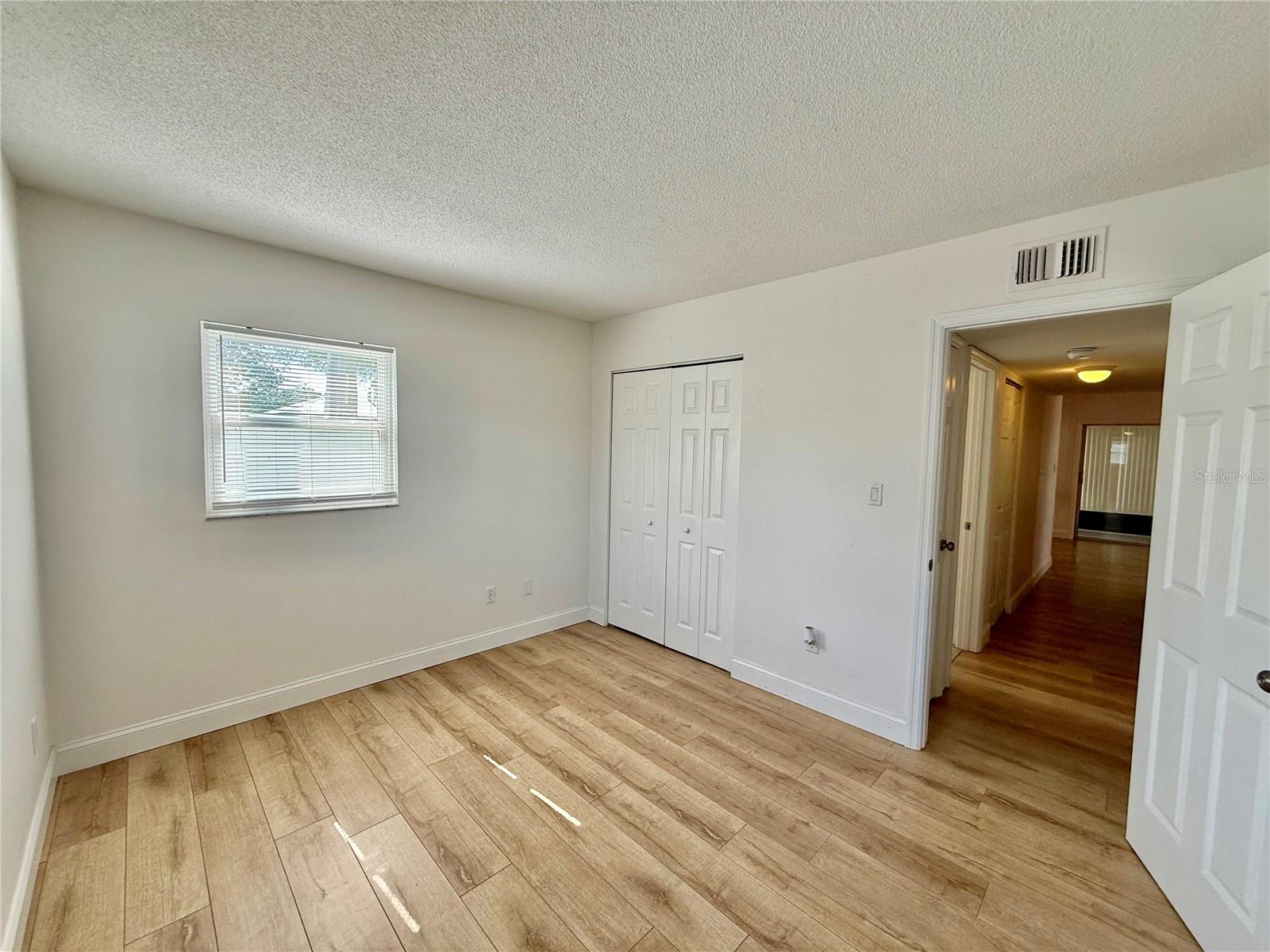 OAK LAKE PARK CONDO - Residential Lease