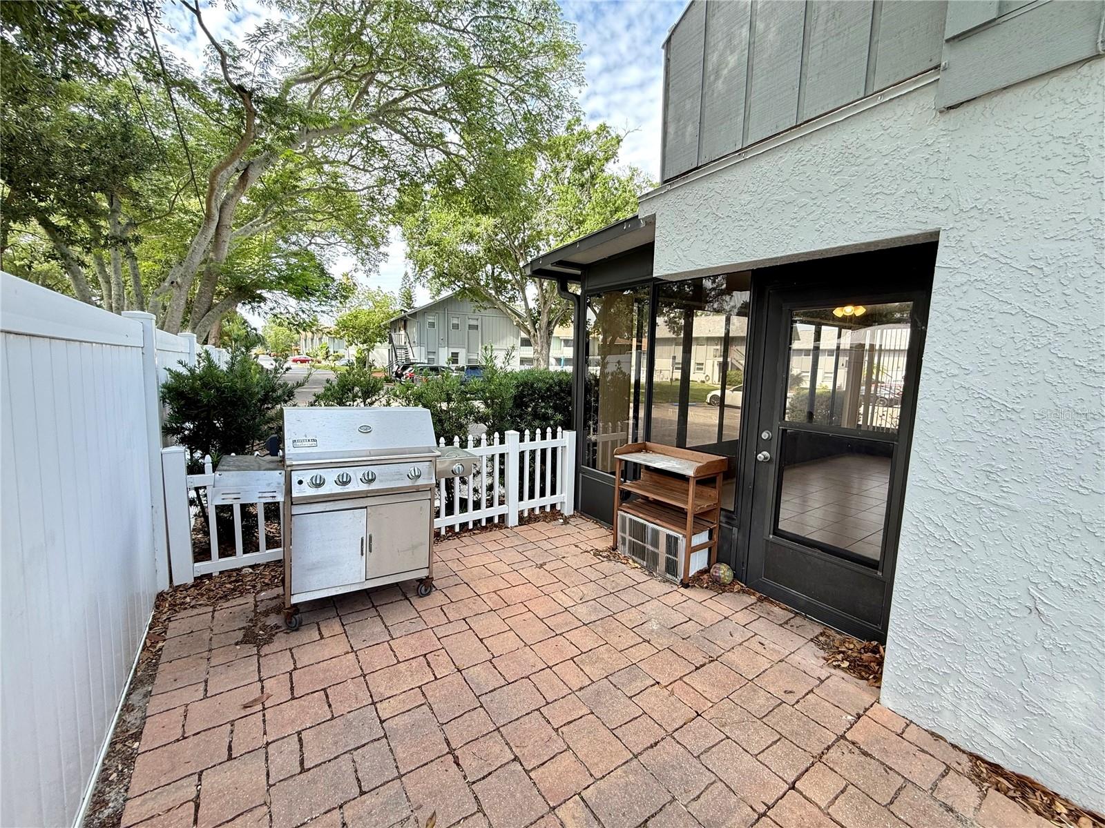 OAK LAKE PARK CONDO - Residential Lease