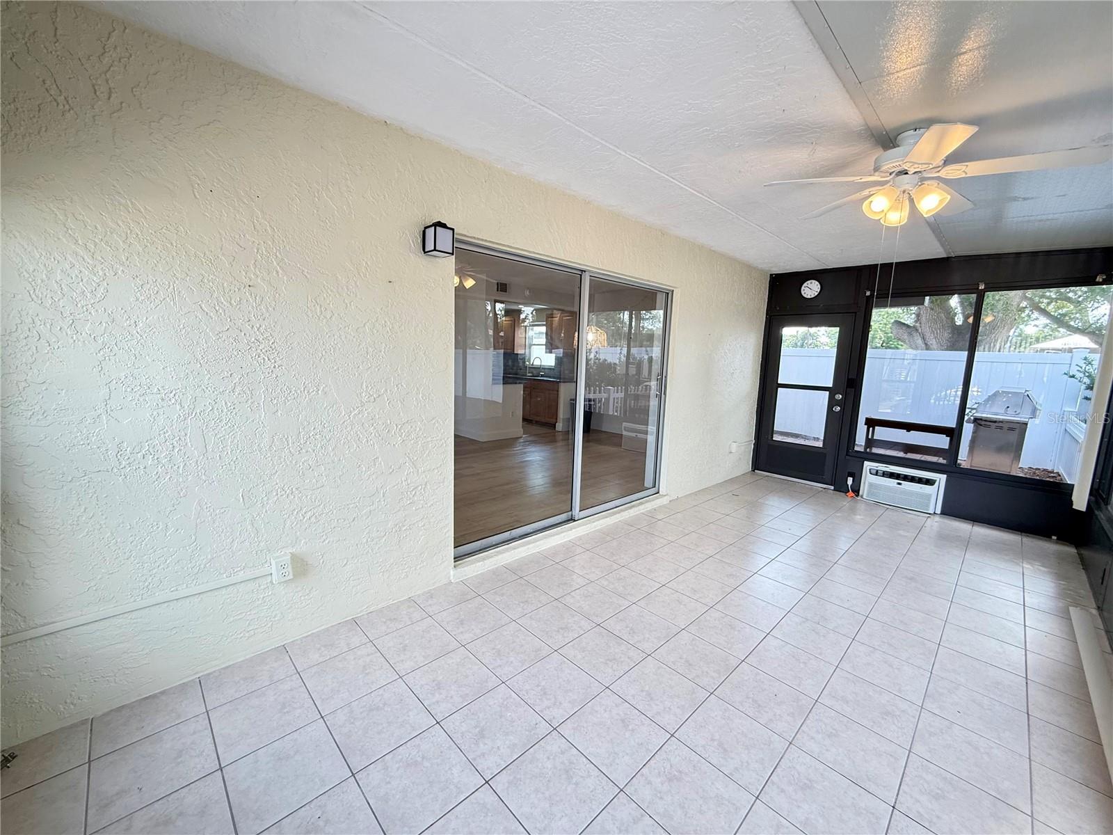 OAK LAKE PARK CONDO - Residential Lease