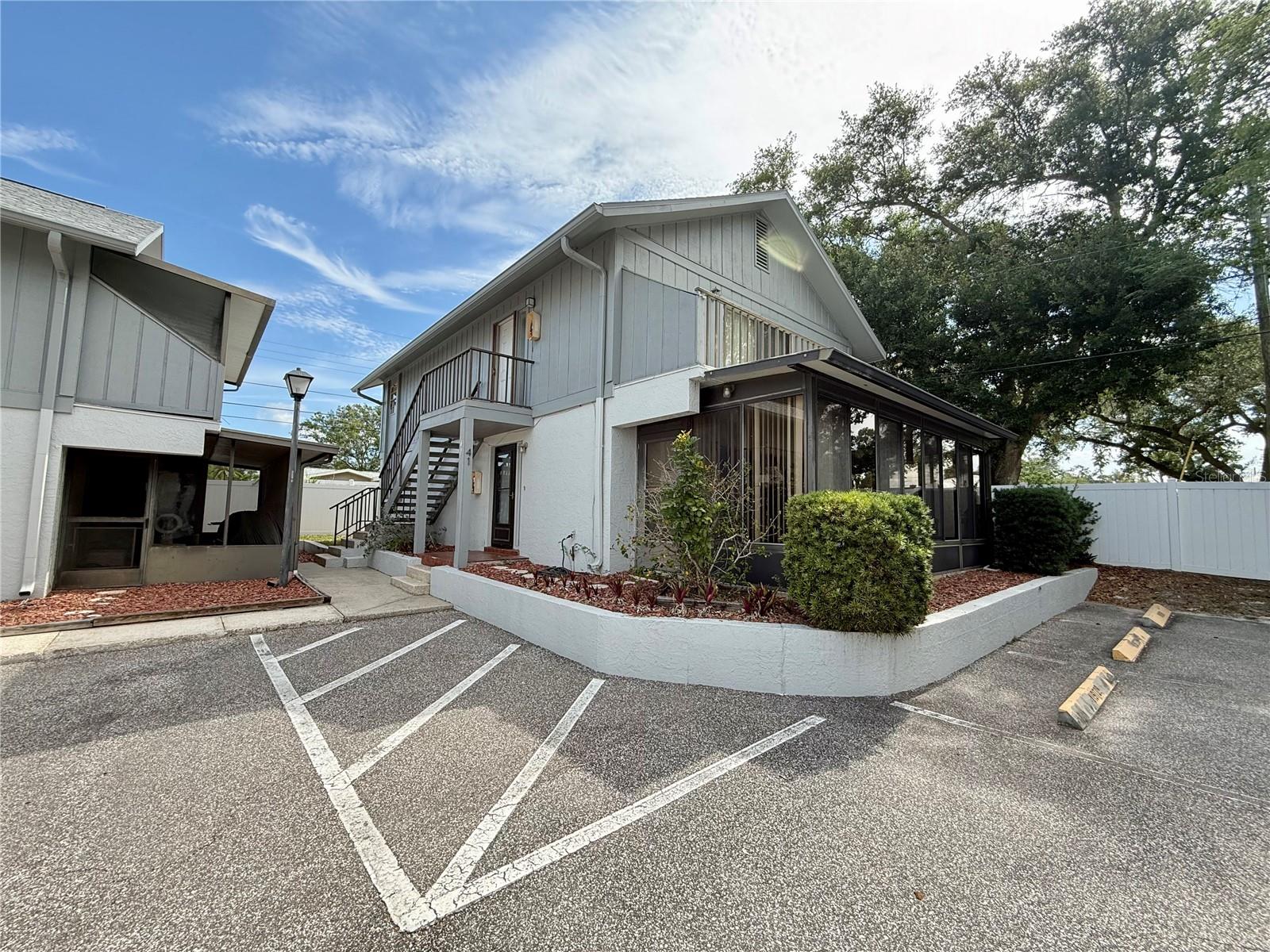 OAK LAKE PARK CONDO - Residential Lease