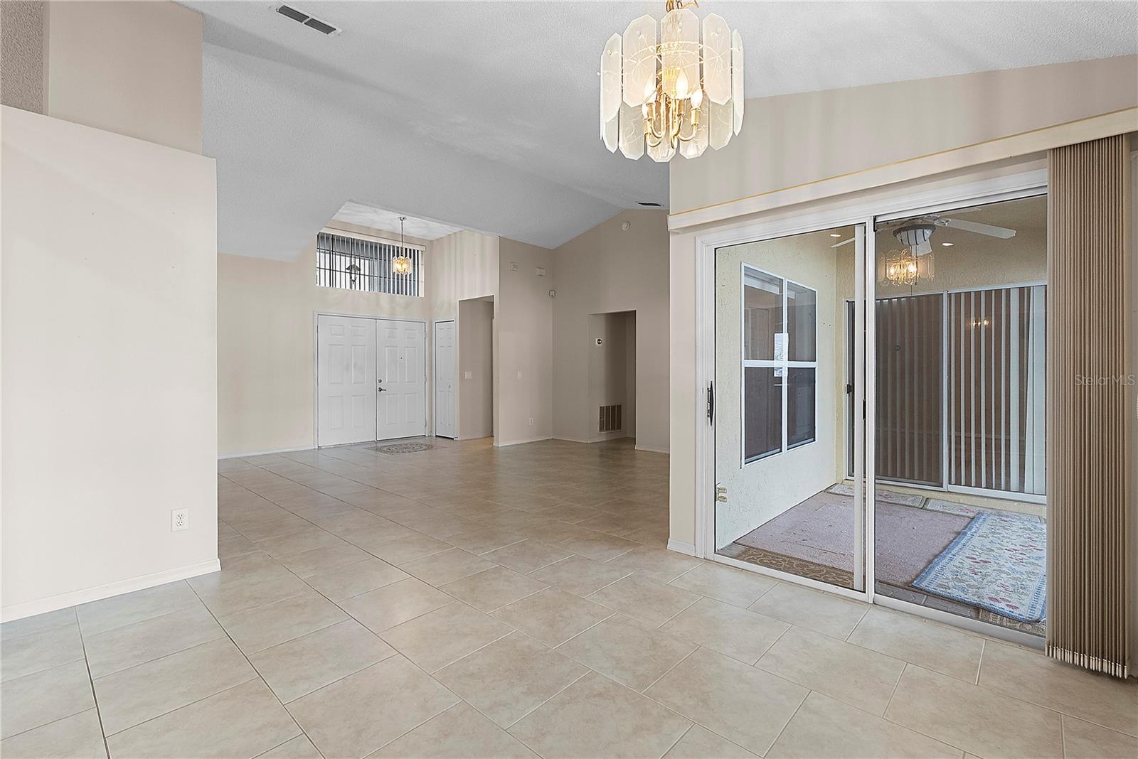 COUNTRY RUN - Residential