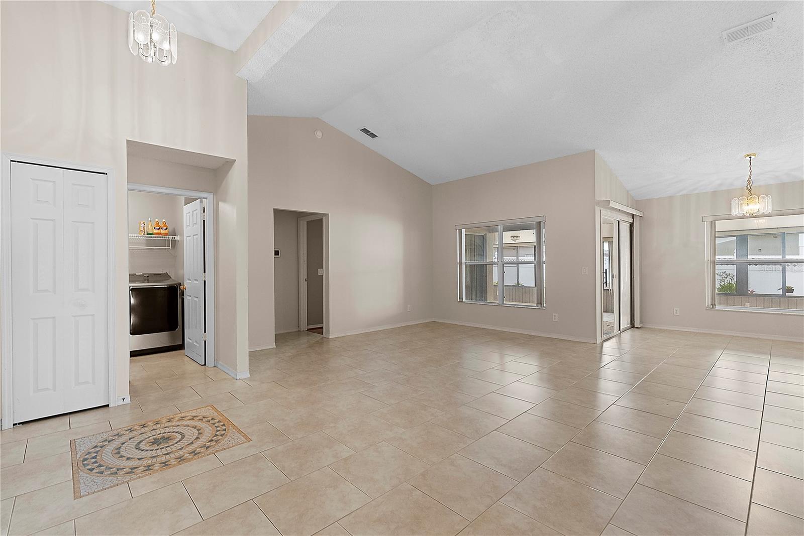COUNTRY RUN - Residential