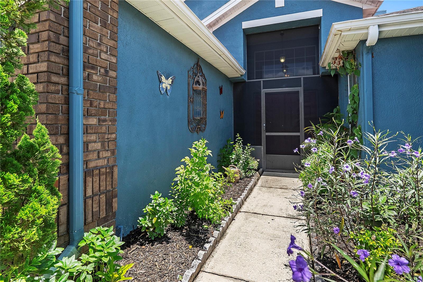 COUNTRY RUN - Residential