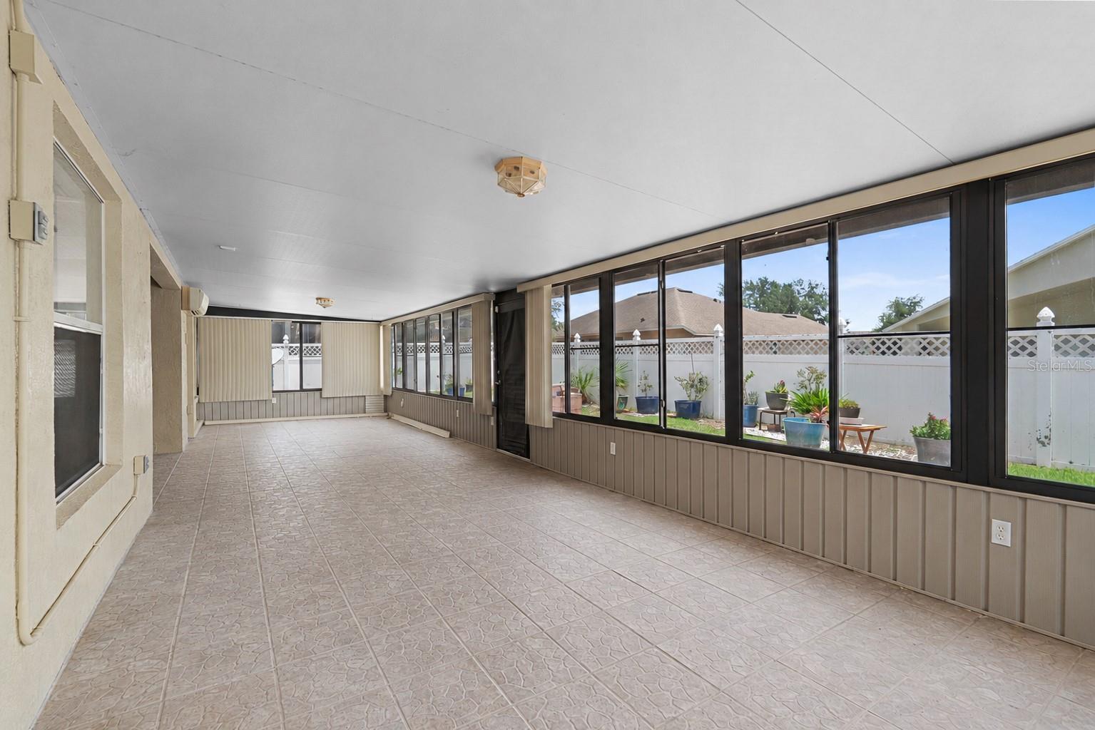 COUNTRY RUN - Residential