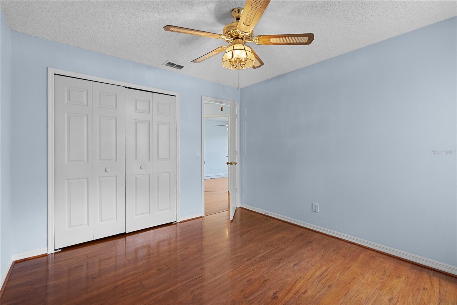 COUNTRY RUN - Residential