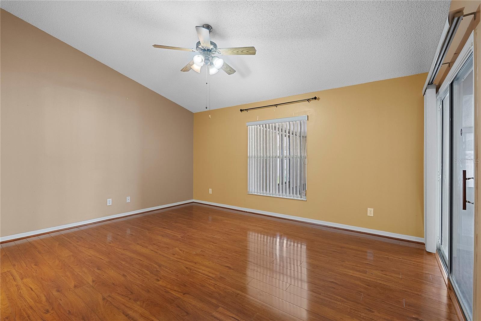 COUNTRY RUN - Residential