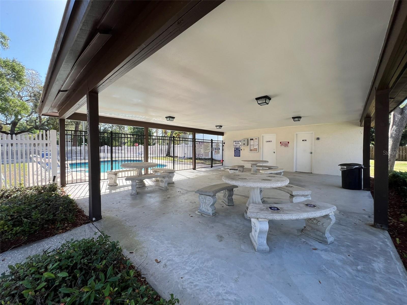 HUNTINGTON BY THE CAMPUS - Residential