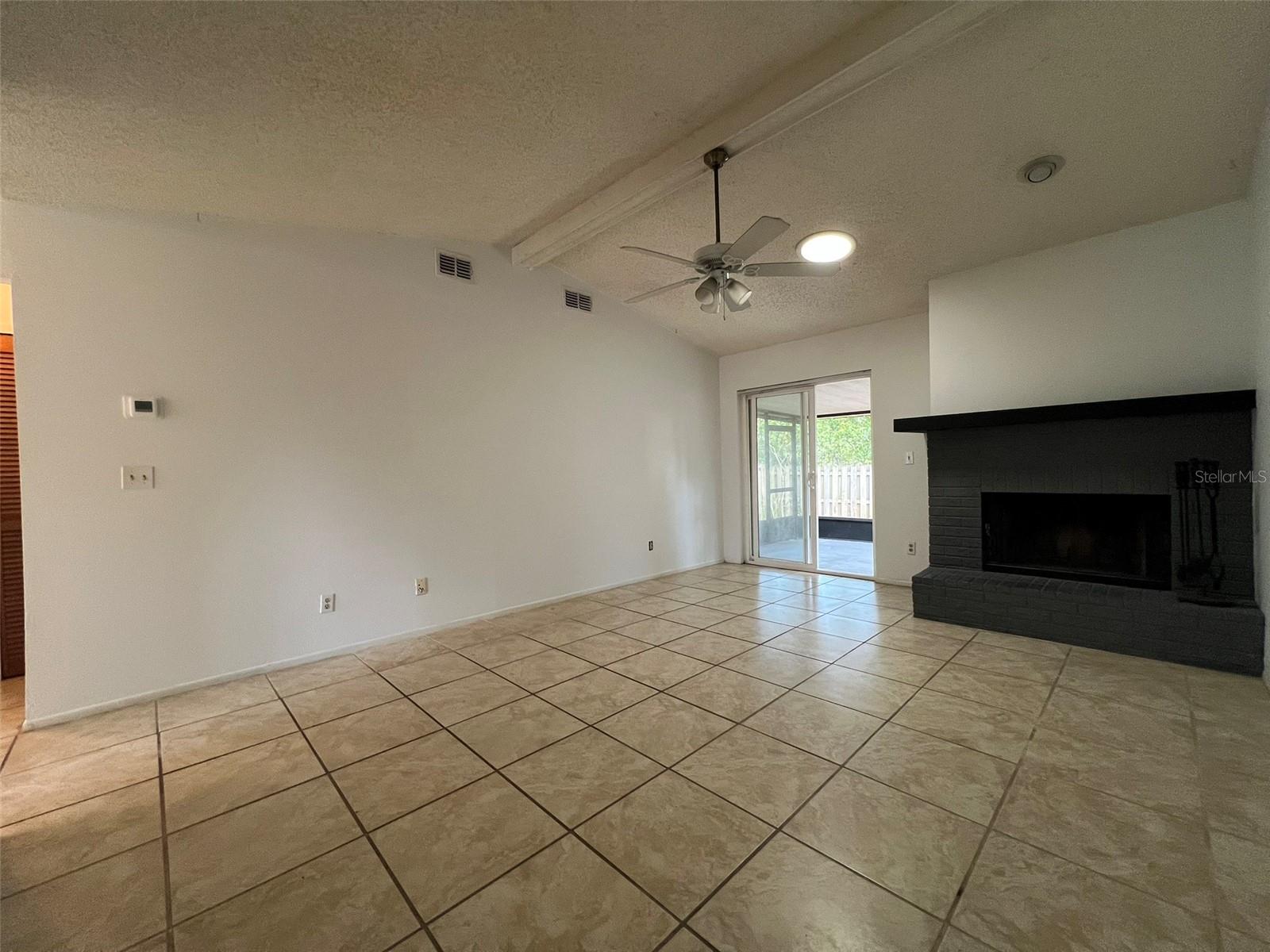 HUNTINGTON BY THE CAMPUS - Residential