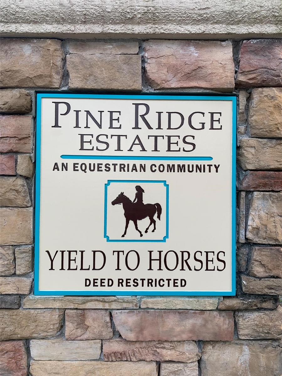 PINE RIDGE UNIT 03 - Residential