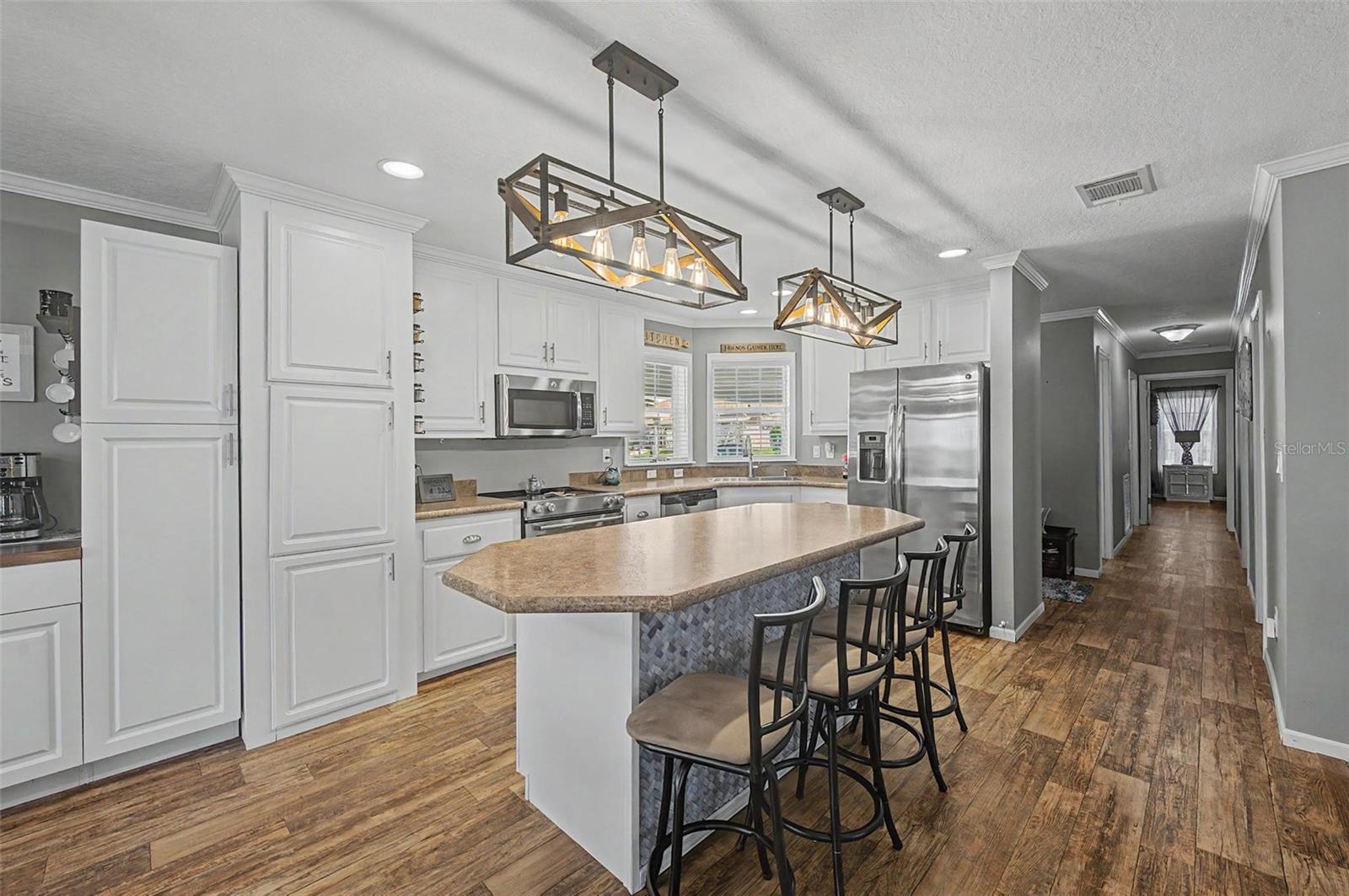 GRAND HORIZONS PH 04 - Residential