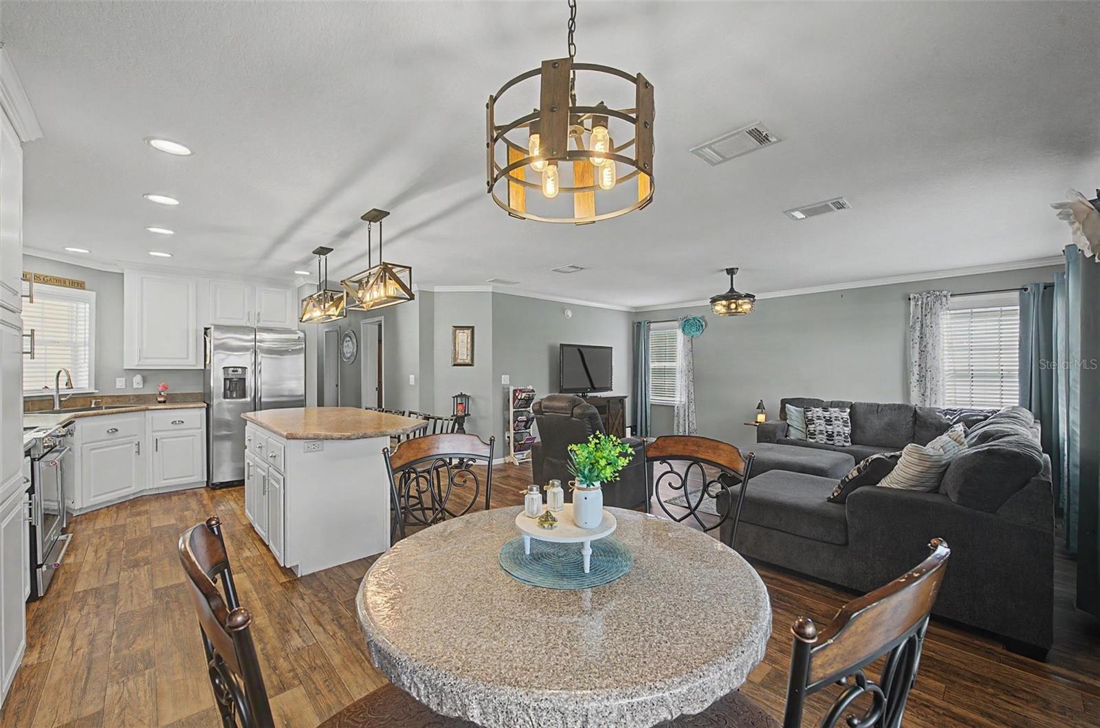 GRAND HORIZONS PH 04 - Residential