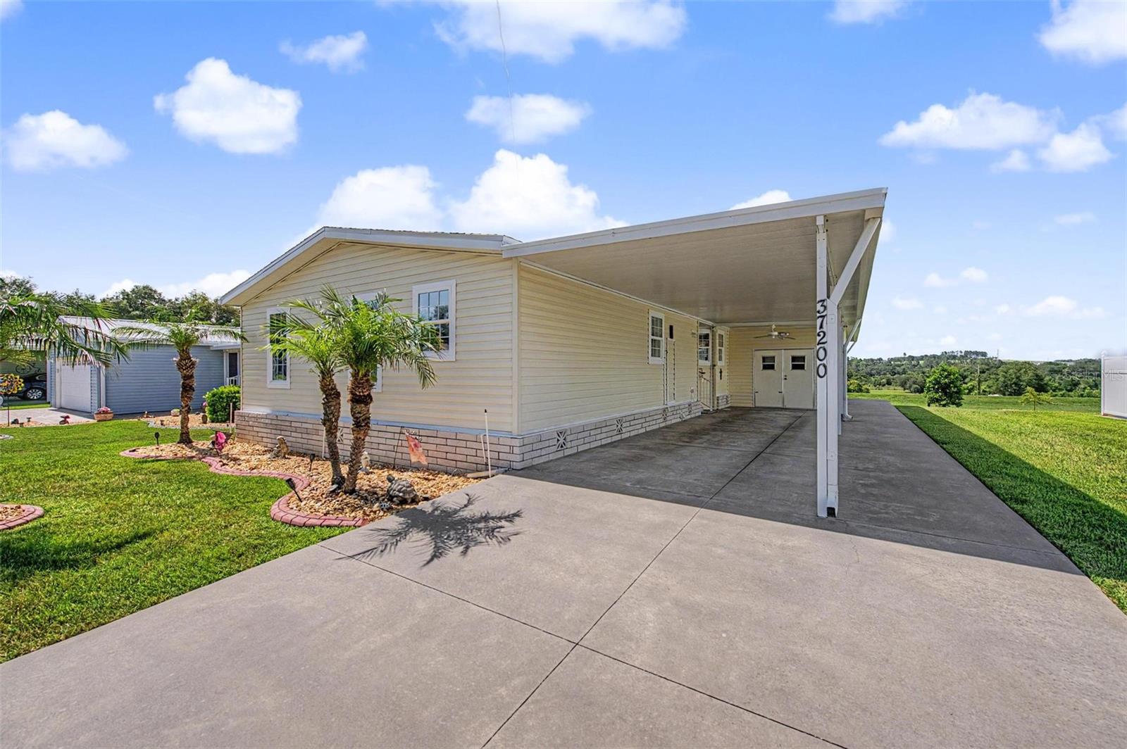 GRAND HORIZONS PH 04 - Residential