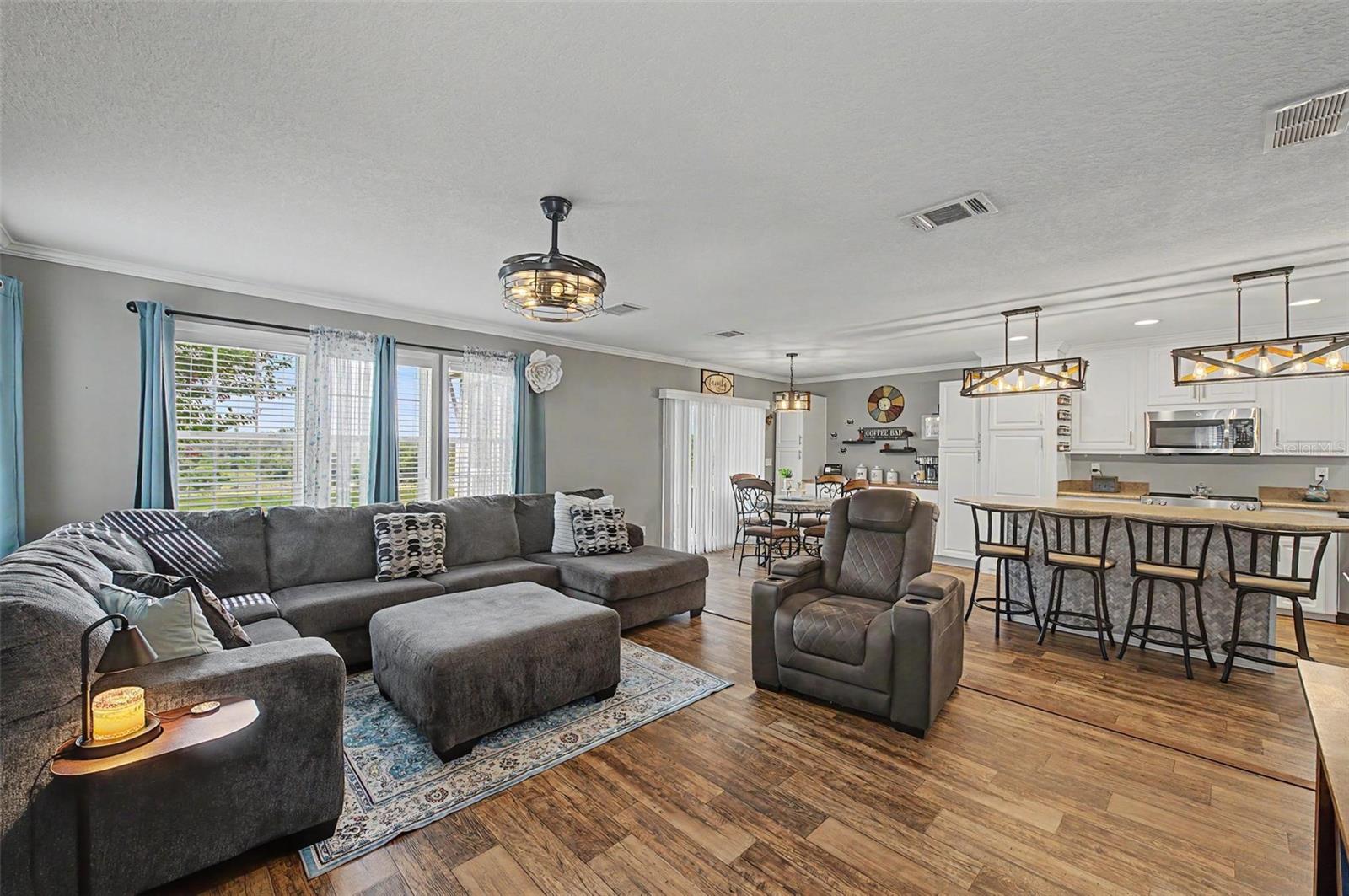 GRAND HORIZONS PH 04 - Residential