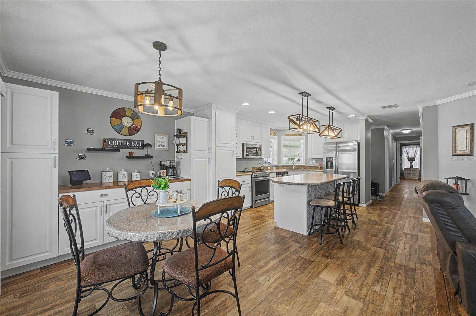 GRAND HORIZONS PH 04 - Residential