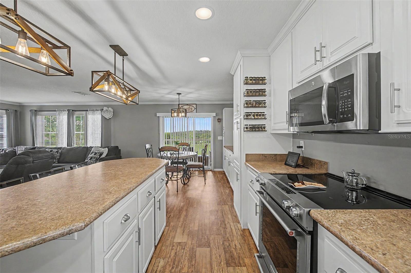 GRAND HORIZONS PH 04 - Residential